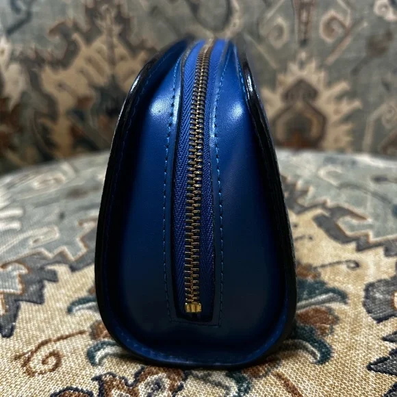Louis Vuitton Textured Blue Cosmetic Case - Picture 4 of 5